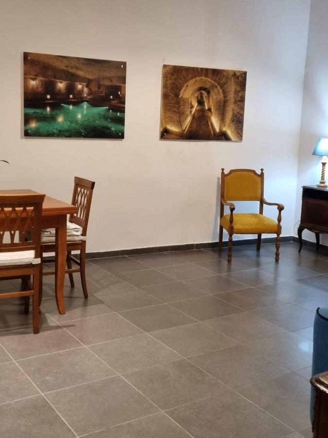 דירות Napoli Sottosopra Chiaia מראה חיצוני תמונה